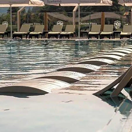 Hotel Grande Vista & 5*